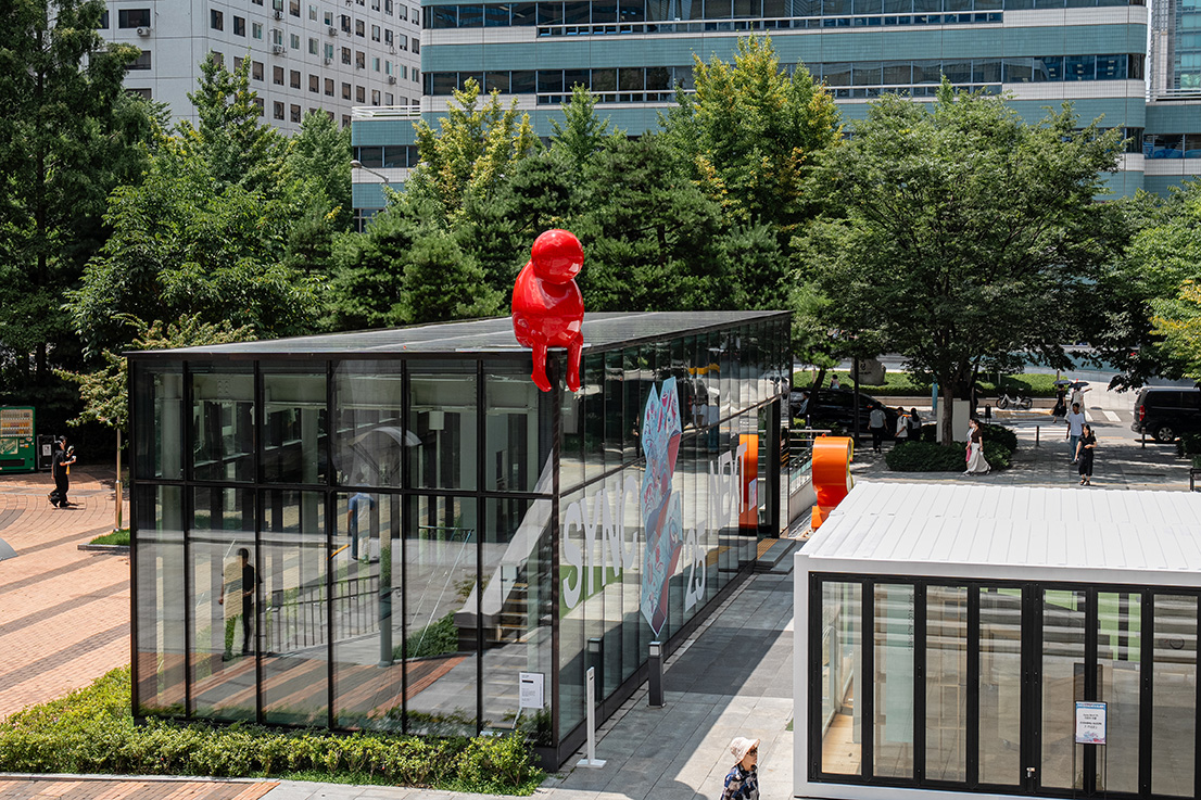 공연장으로 간 미술 멀티미디어 이미지