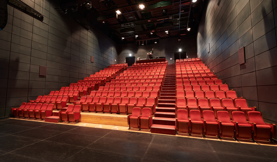 퍼포먼스홀 이미지