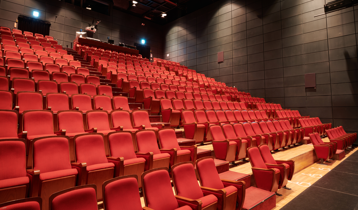 퍼포먼스홀 이미지