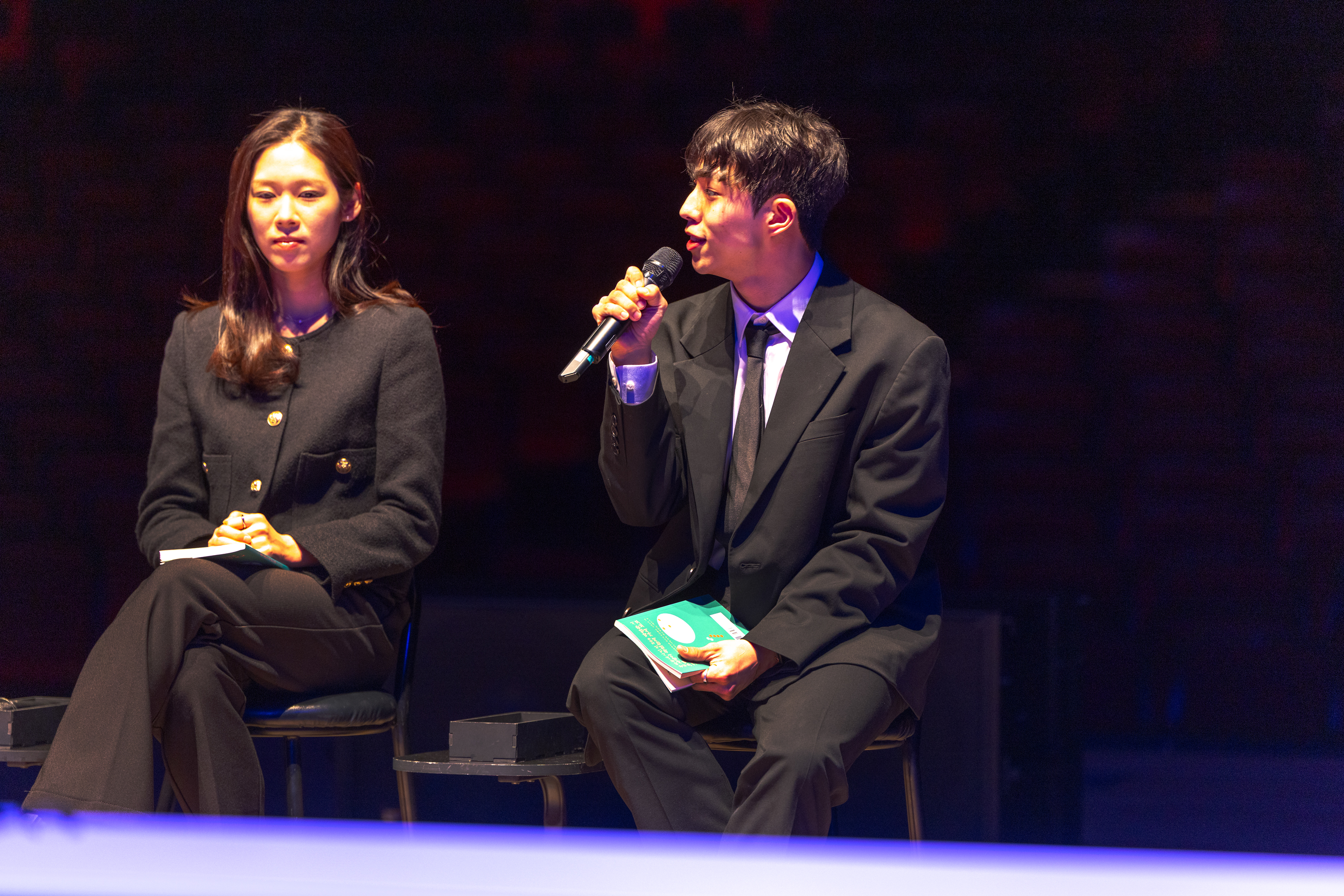 리딩 & 리스닝 스테이지 멀티미디어 이미지