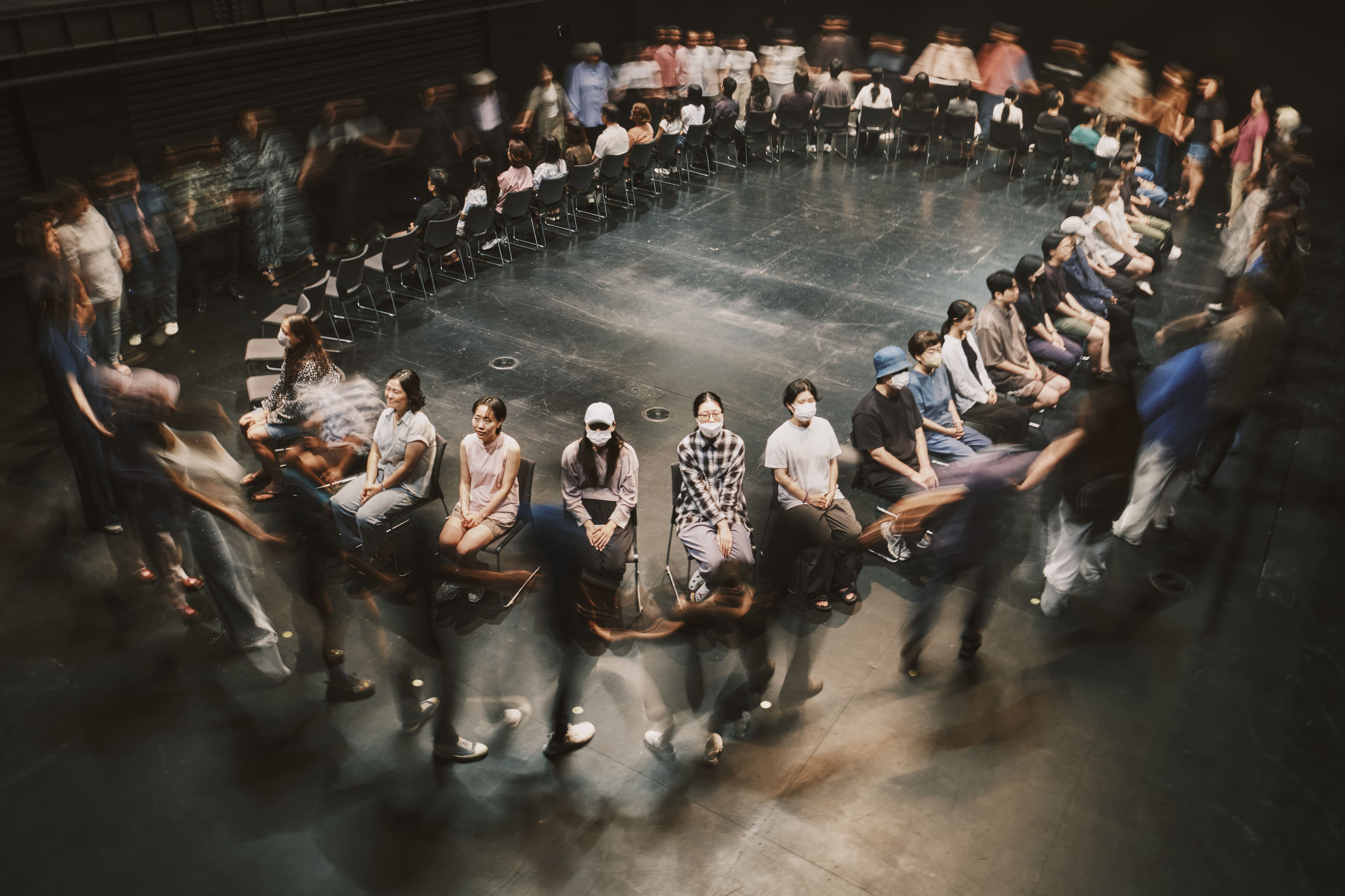 코끼리들이 웃는다 on Sync Next 25 멀티미디어 이미지