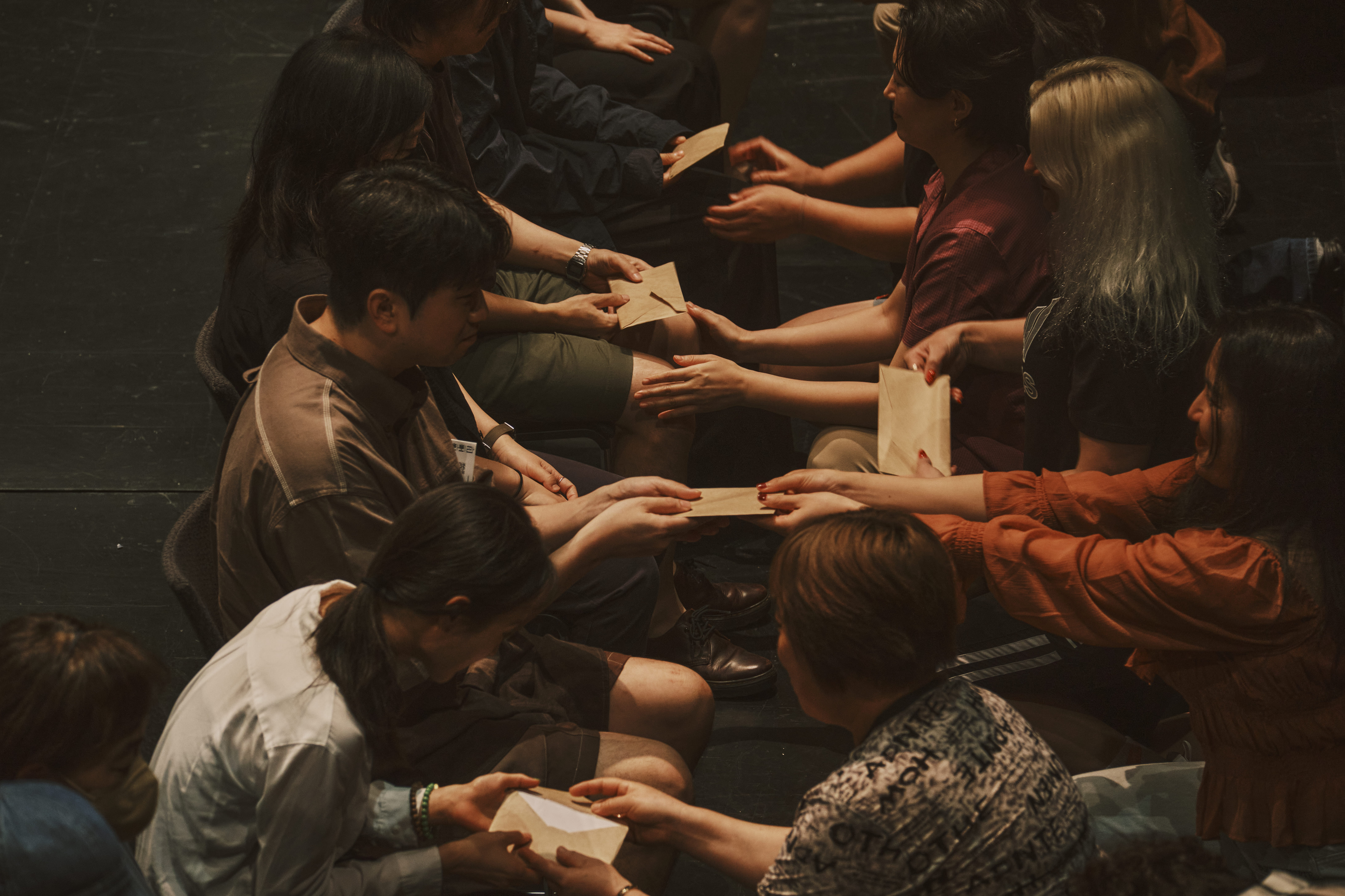 코끼리들이 웃는다 on Sync Next 25 멀티미디어 이미지