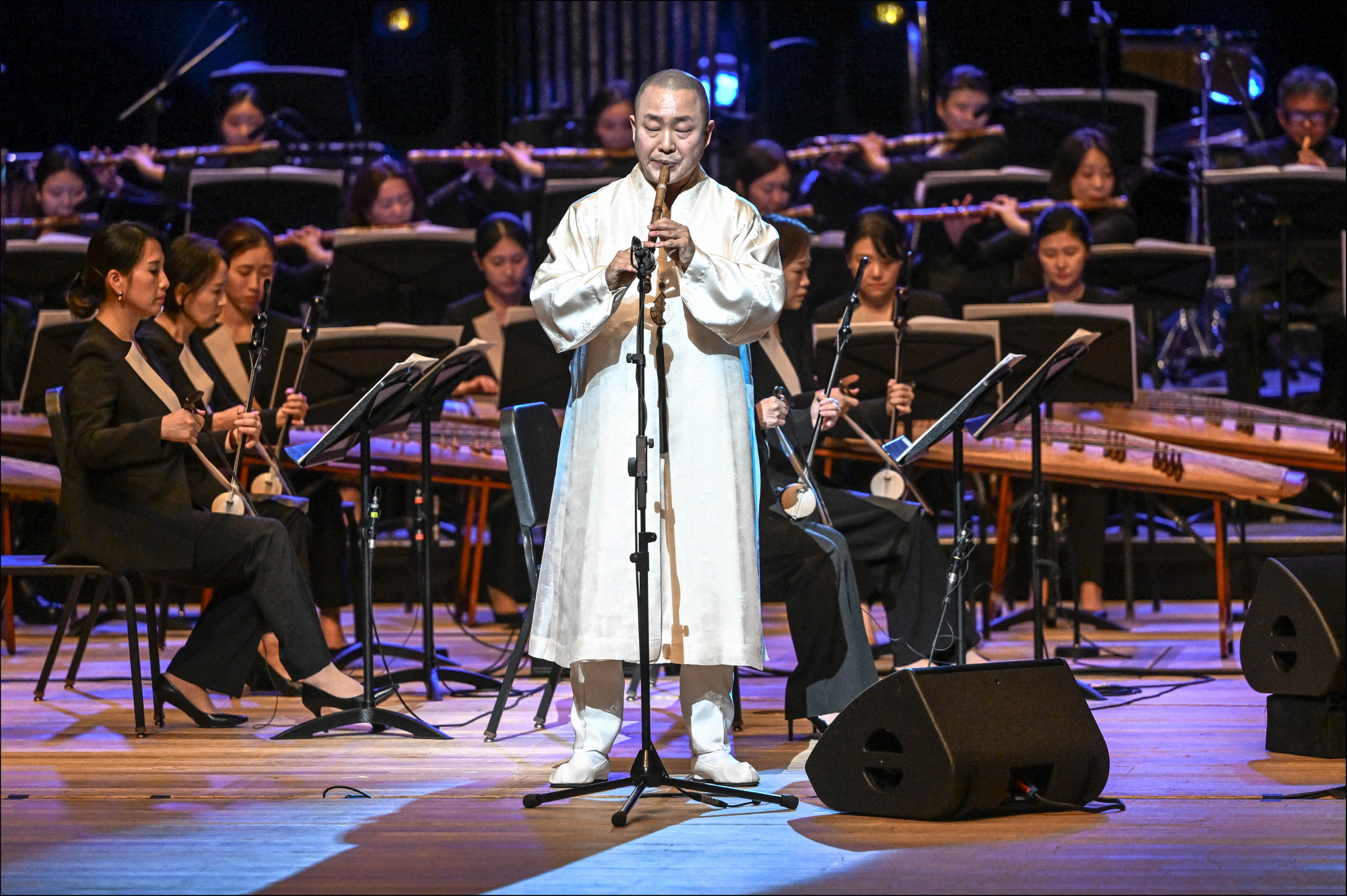 믹스드 오케스트라 〈넥스트 레벨〉 멀티미디어 이미지