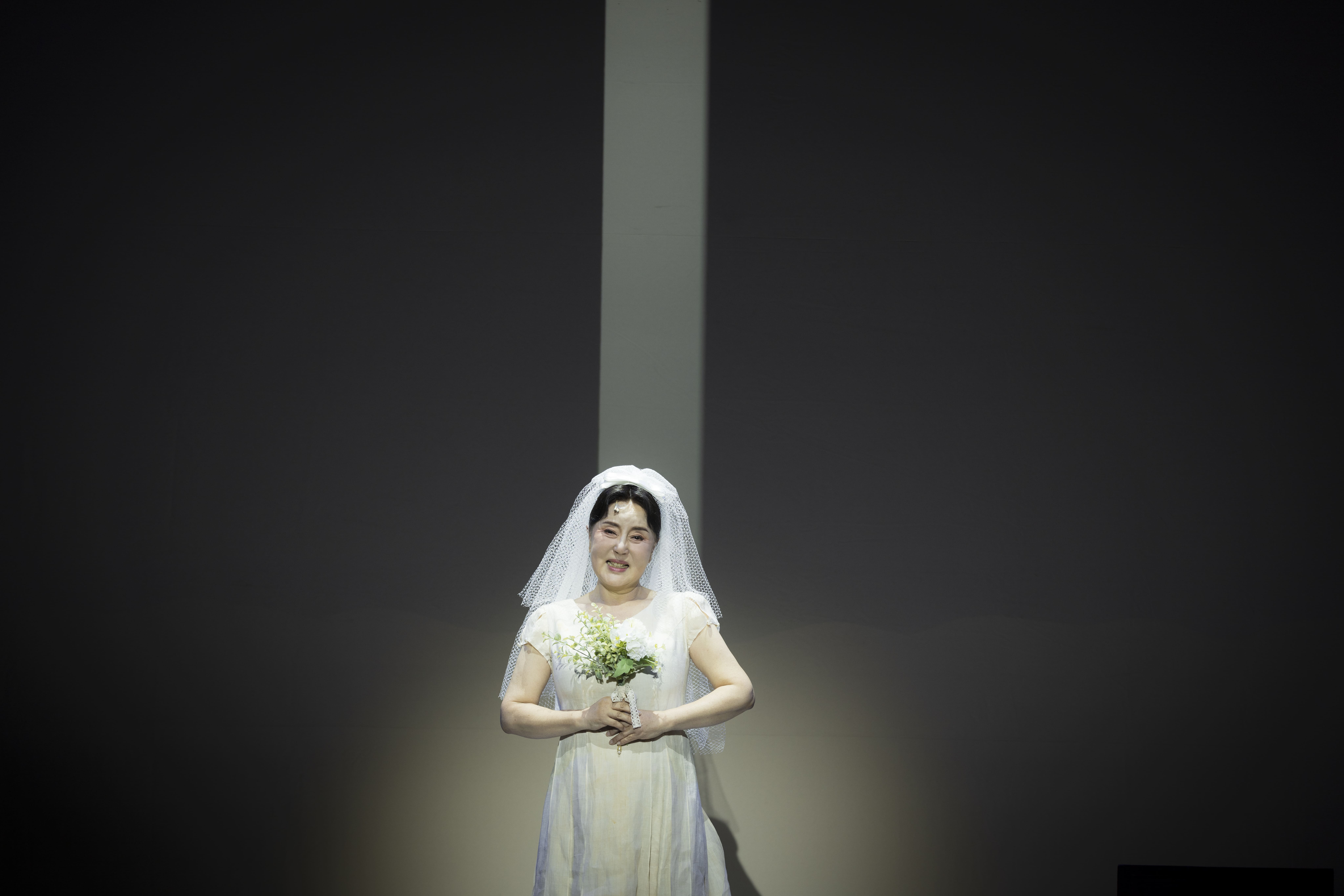 김성녀의 뮤지컬모노드라마 〈벽 속의 요정〉 멀티미디어 이미지