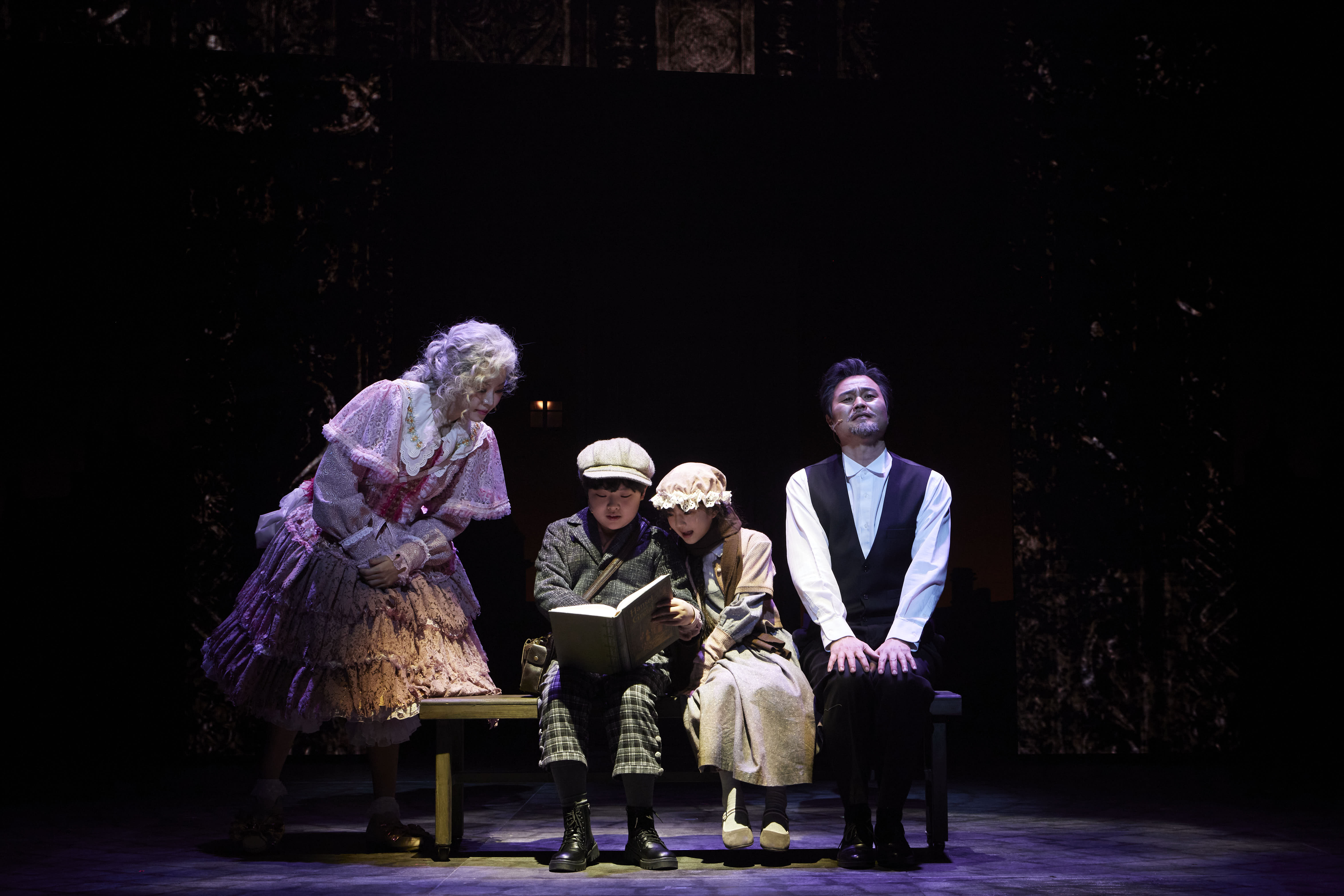 뮤지컬 크리스마스 캐럴 멀티미디어 이미지